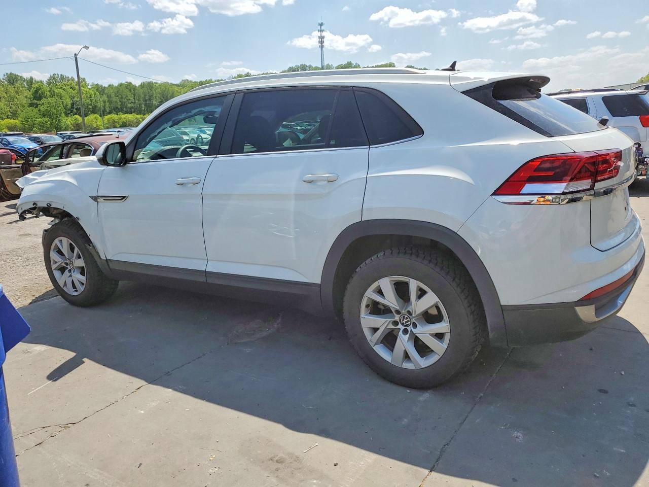 2020 Volkswagen Atlas Cross Sport S - Фото 2