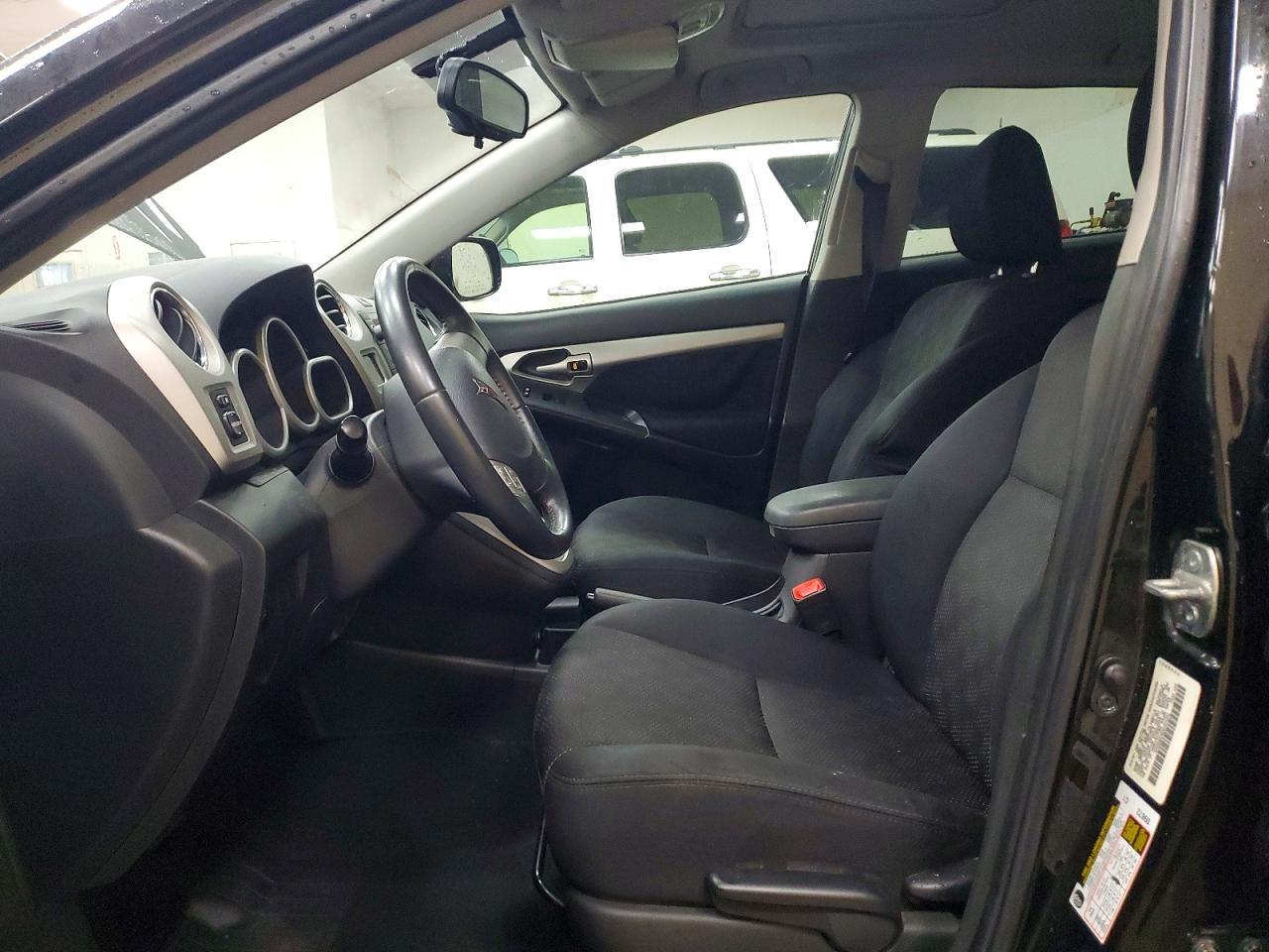 2010 Pontiac Vibe - Image 7