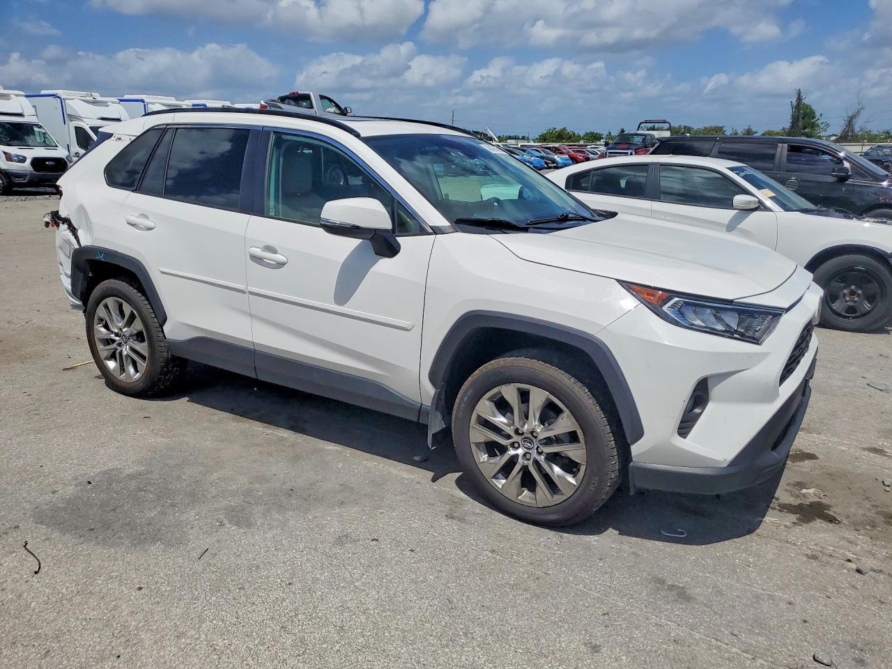 2020 Toyota Rav4 Xle Premium - Фото 4