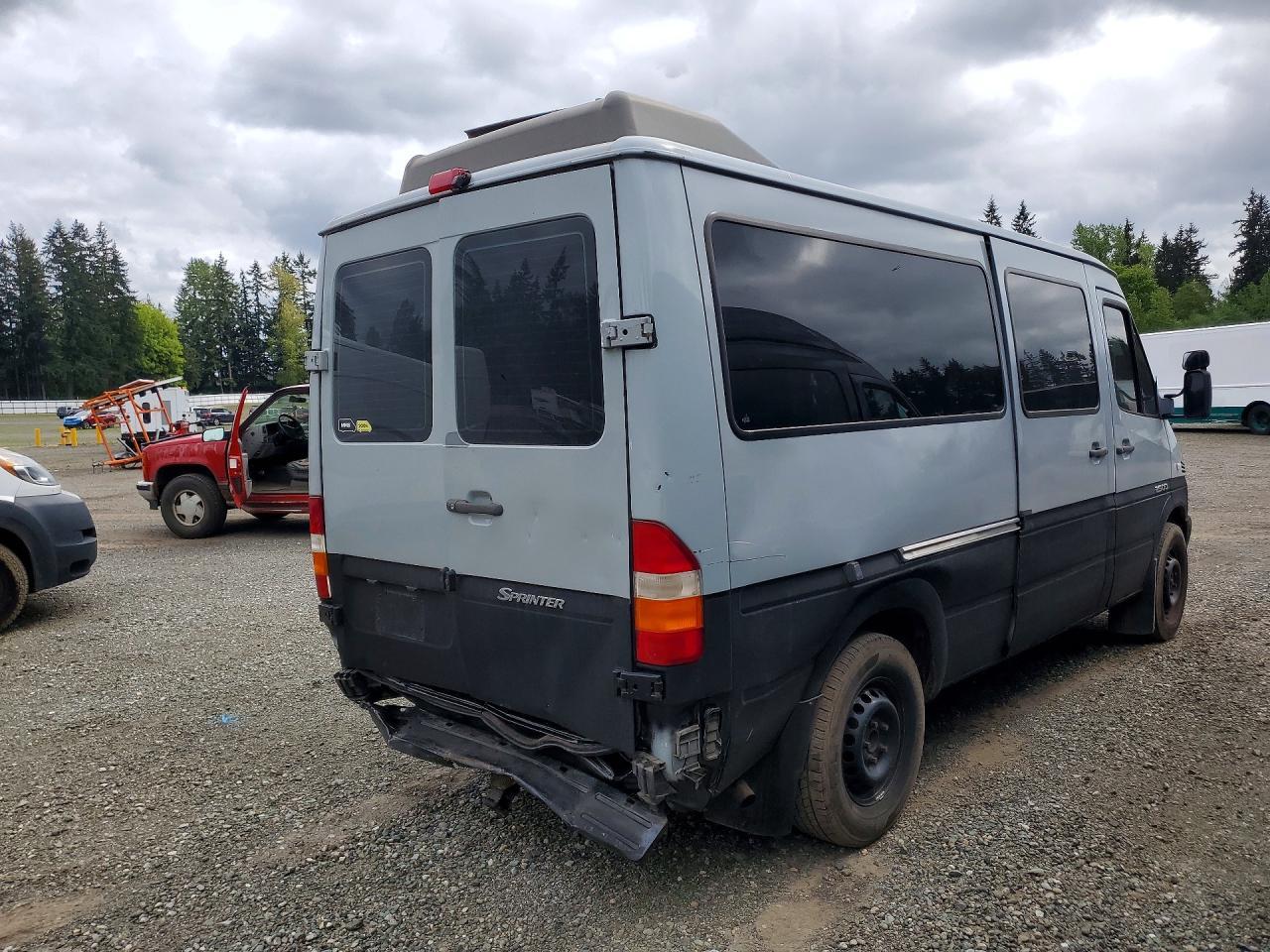 2005 Dodge Sprinter 2500 - Фото 3