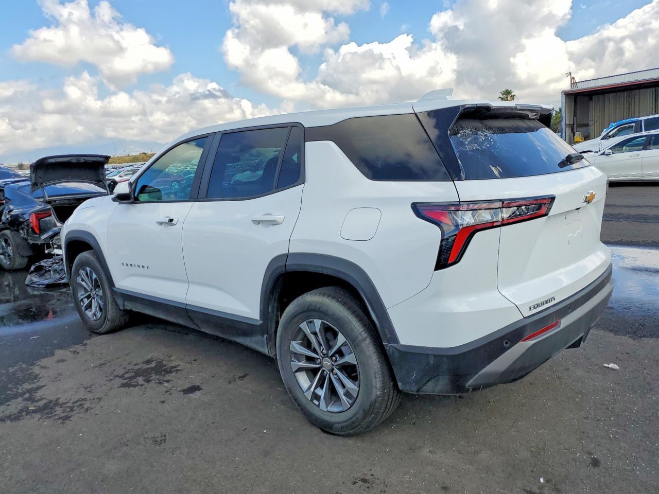 2025 Chevrolet Equinox Lt - Image 2