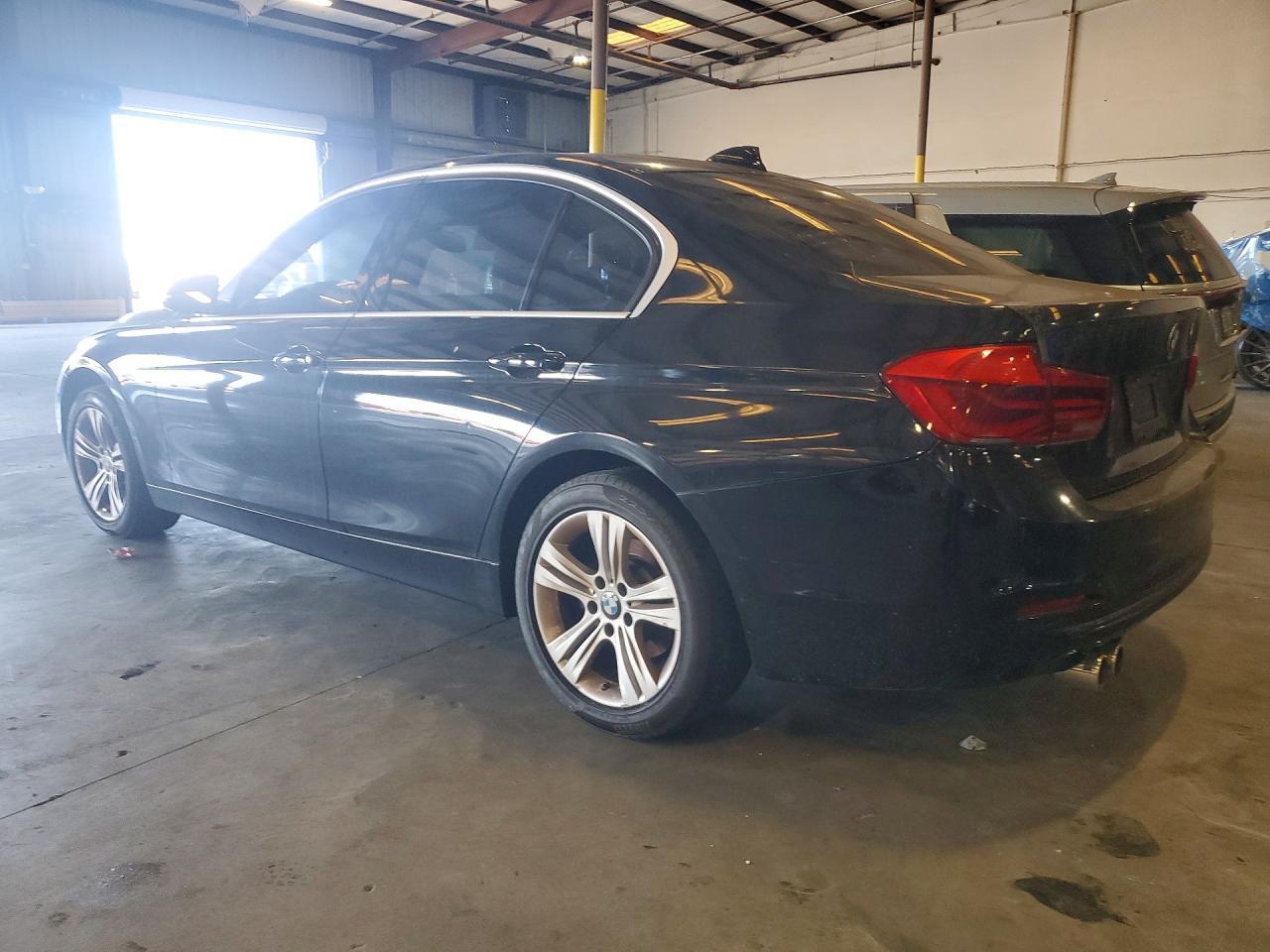 2017 BMW 330 I - Фото 2