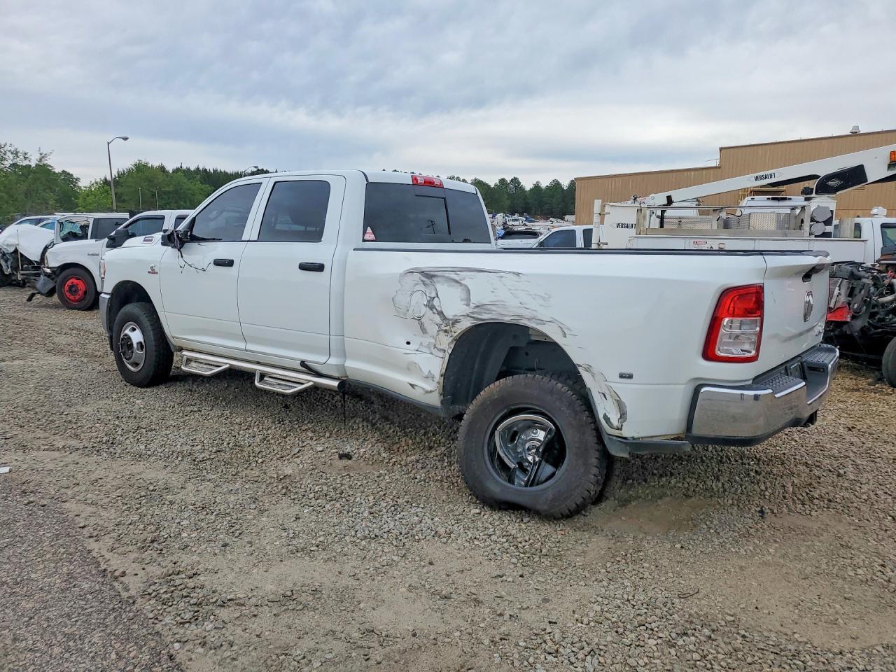 2024 Ram 3500 Tradesman - Фото 2