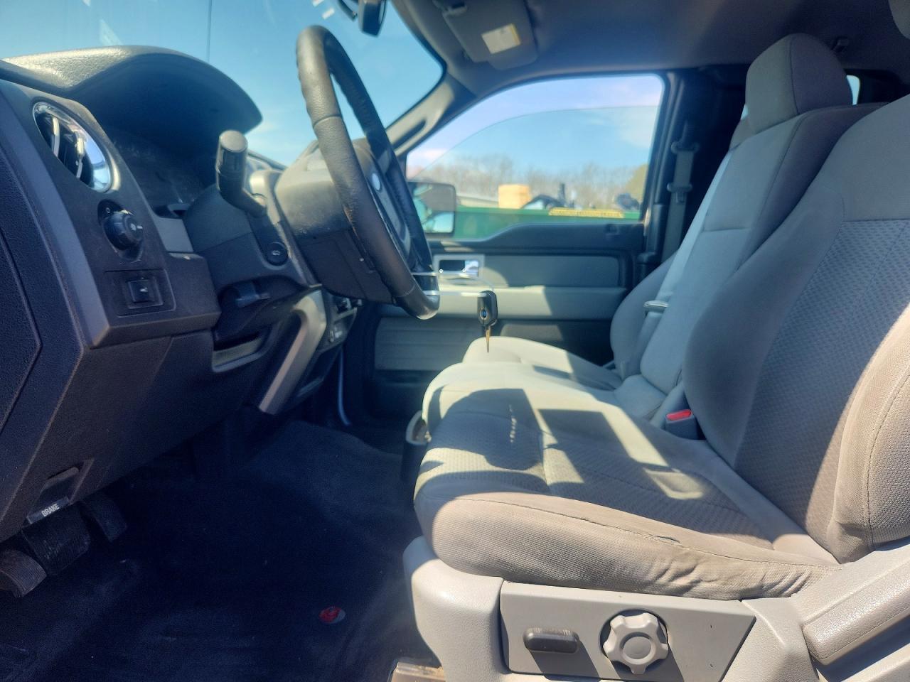 2011 Ford F150 Super Cab - Фото 7