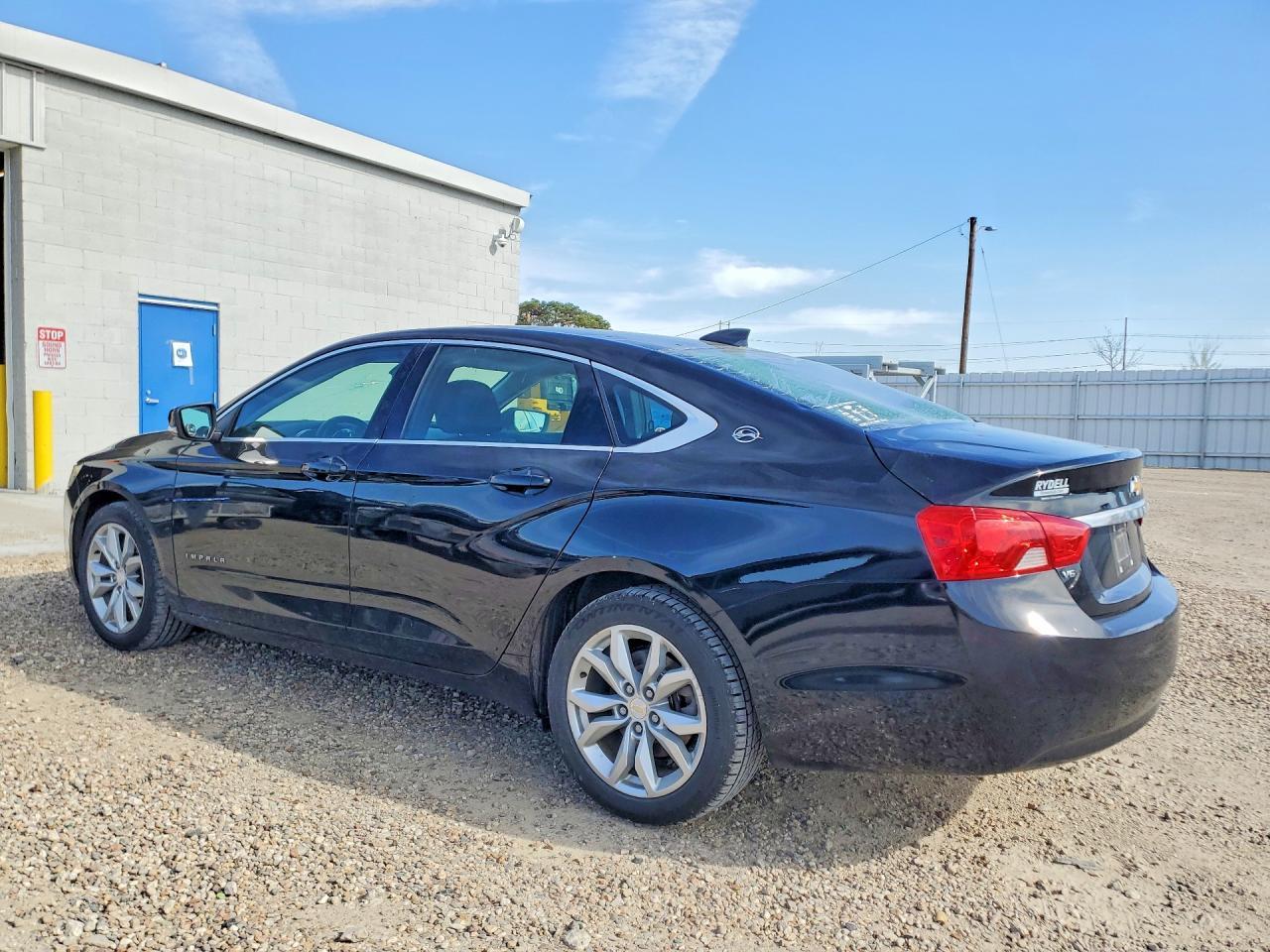2017 Chevrolet Impala Lt - Фото 2