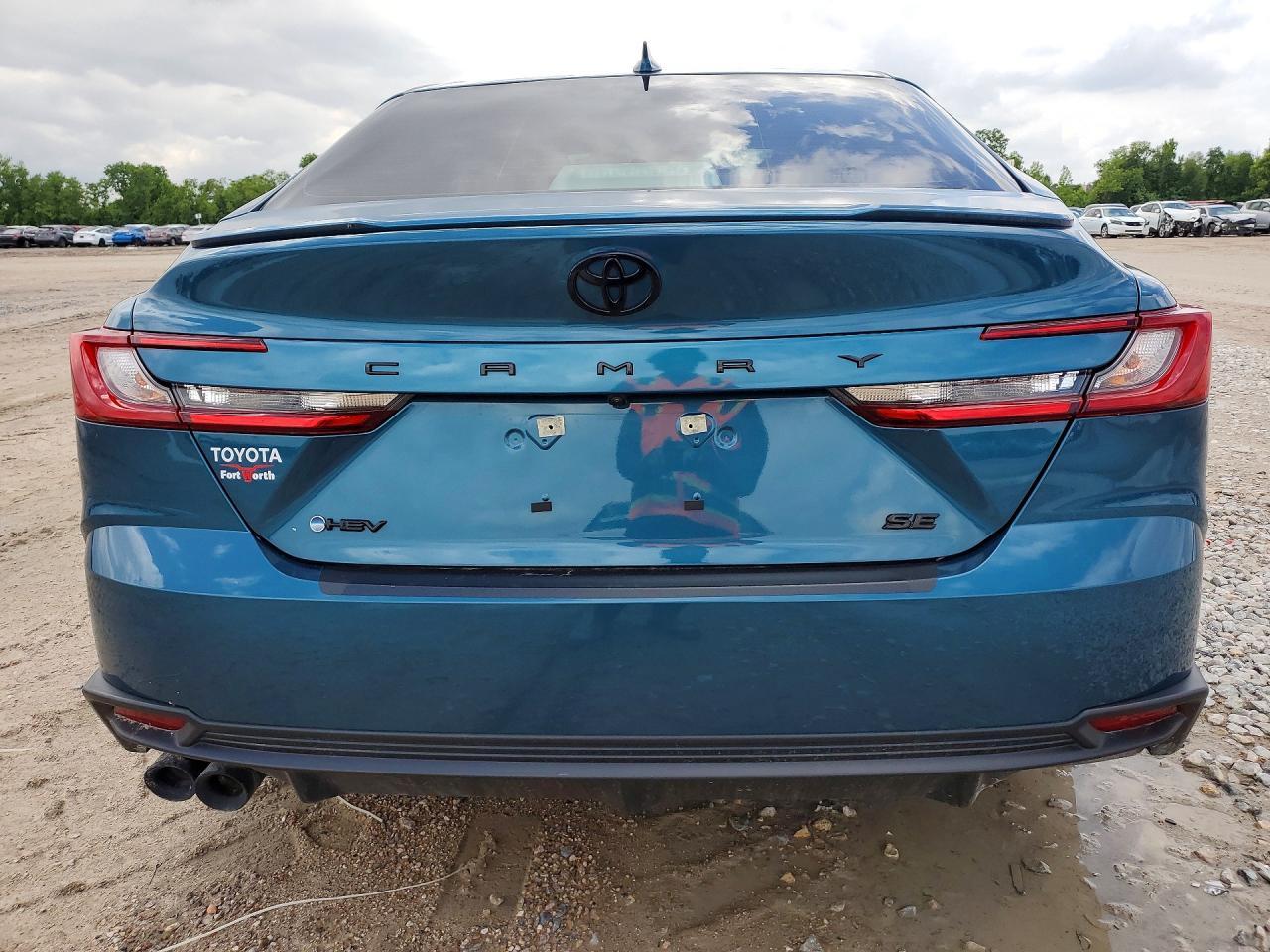 2025 Toyota Camry Se - Image 6