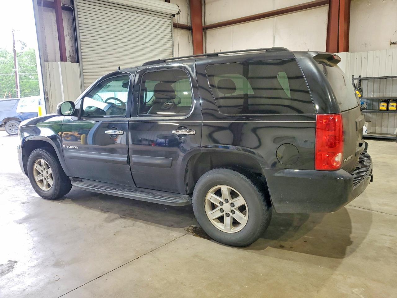 2008 GMC Yukon - Фото 2