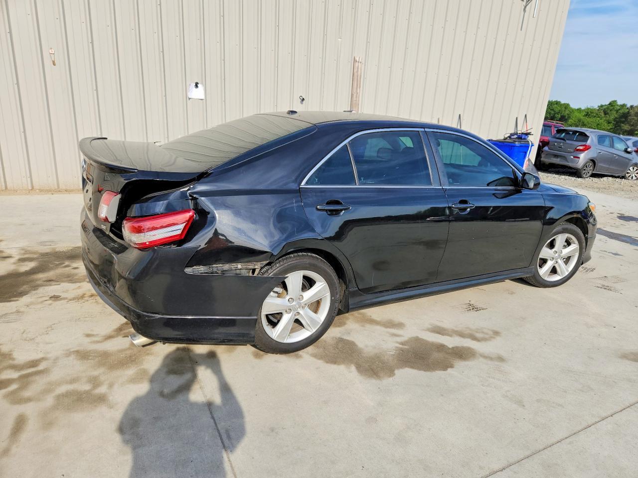 2011 Toyota Camry Se - Image 3
