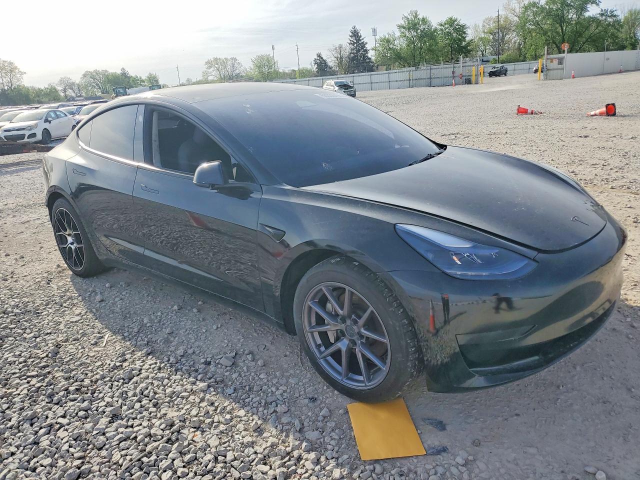 2023 Tesla Model 3 - Image 4