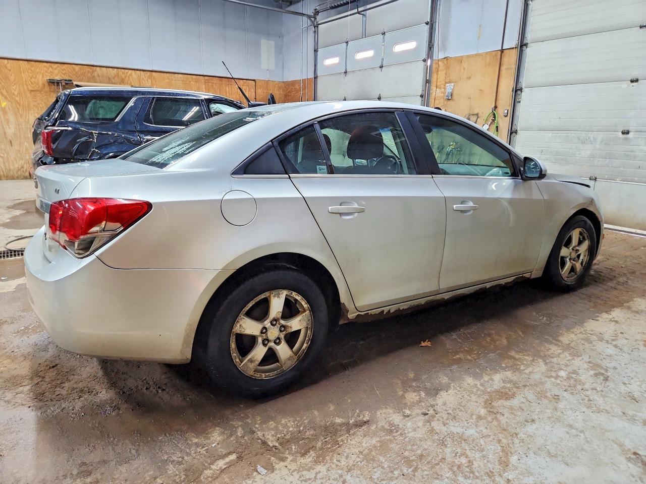 2011 Chevrolet Cruze Lt - Image 3