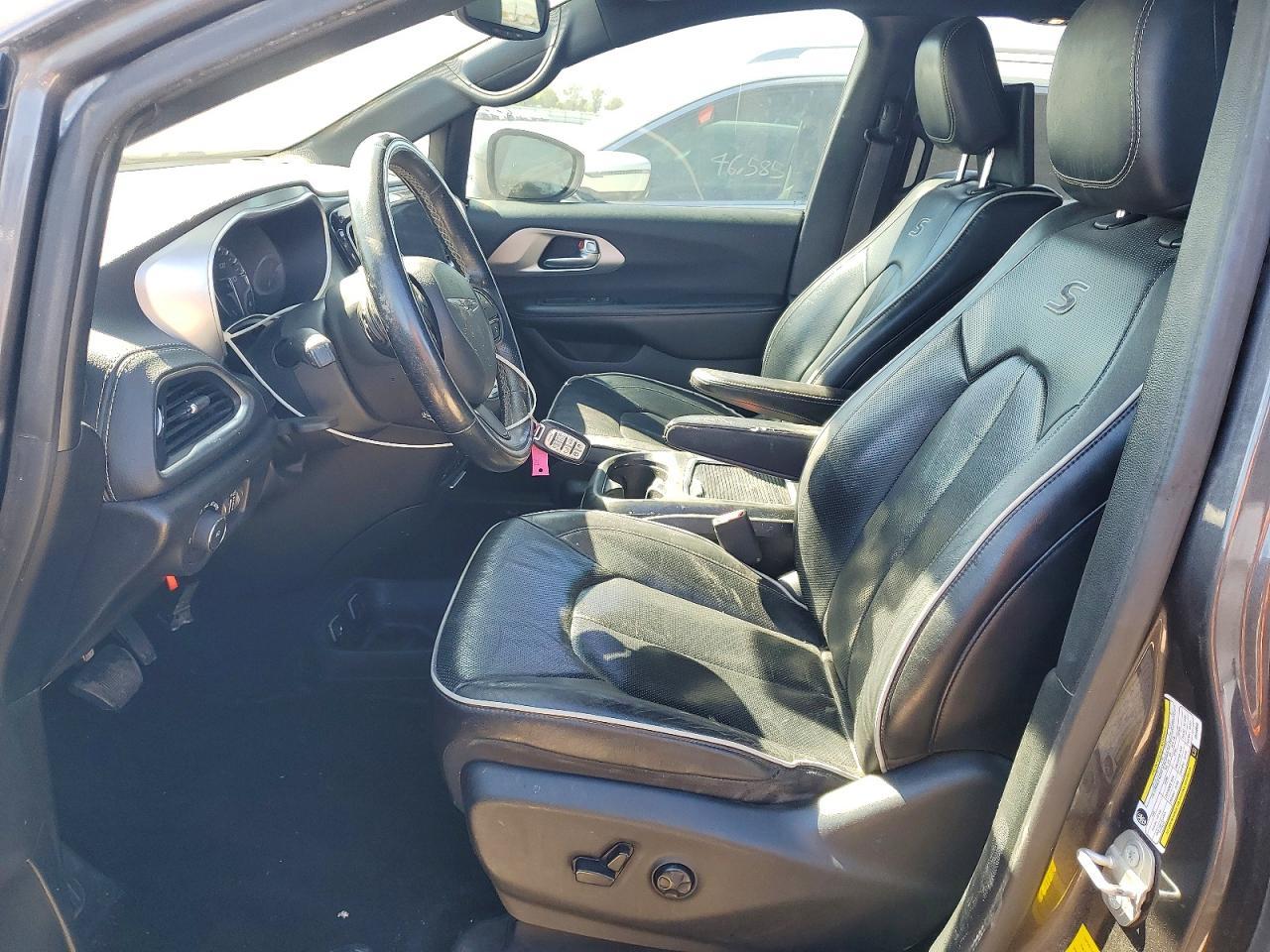 2018 Chrysler Pacifica Limited - Image 7