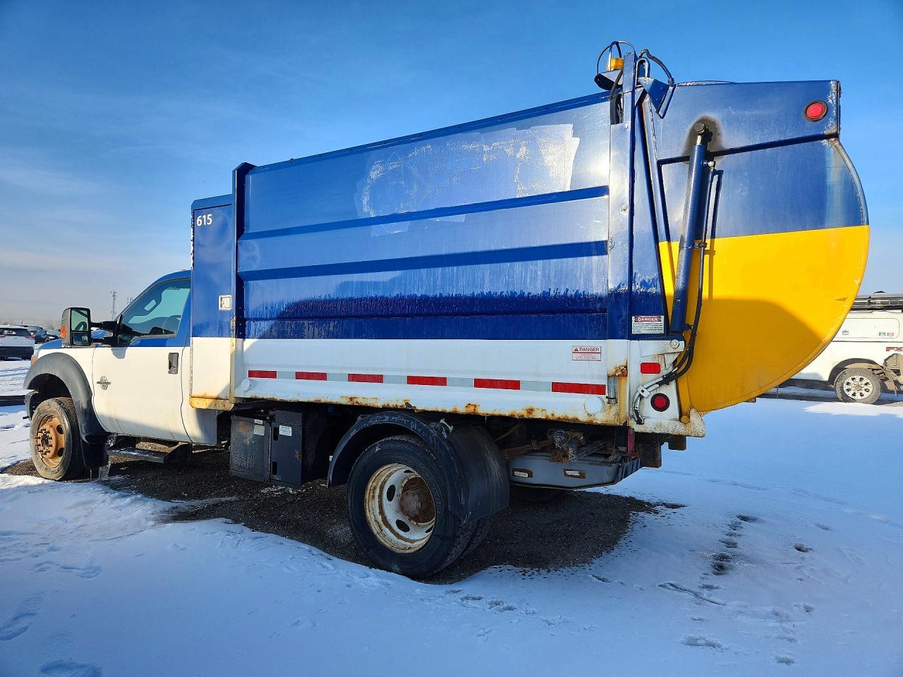 2011 Ford F550 Super Duty - Image 2