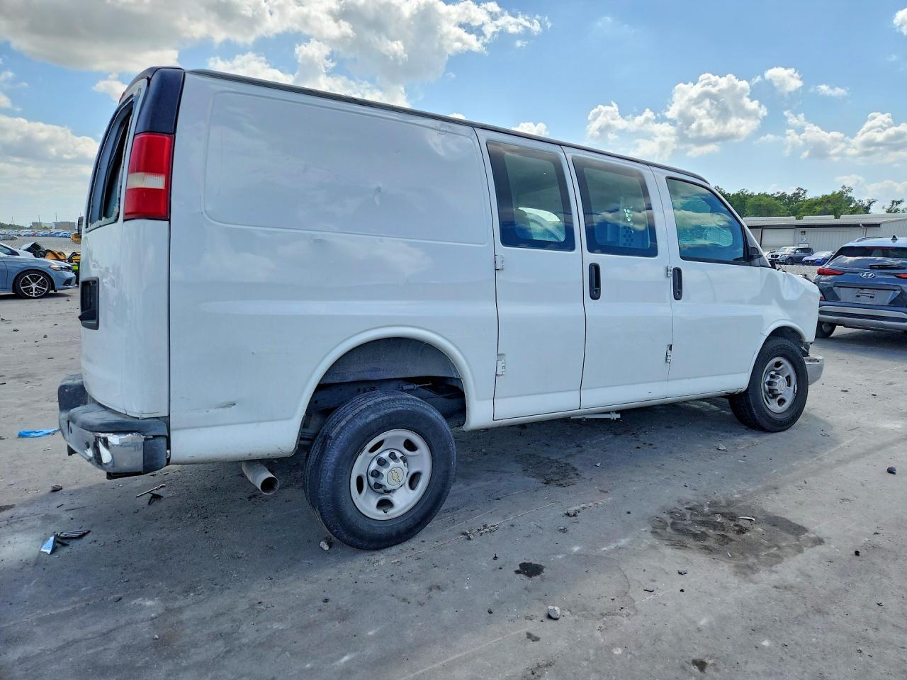2014 Chevrolet Express G2500 - Фото 3