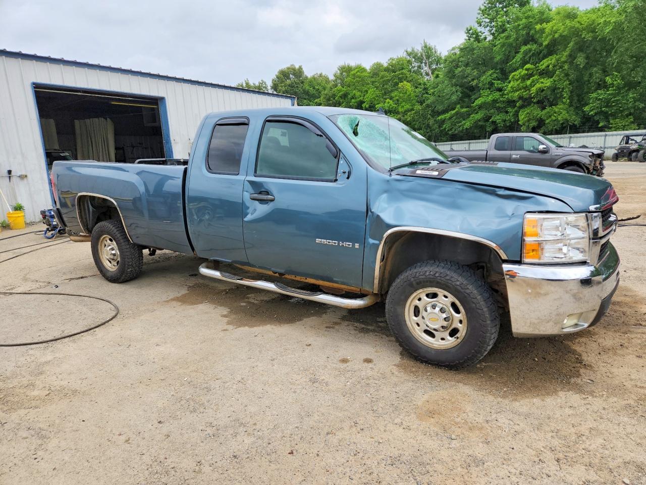2007 Chevrolet Silverado C2500 Heavy Duty - Image 4