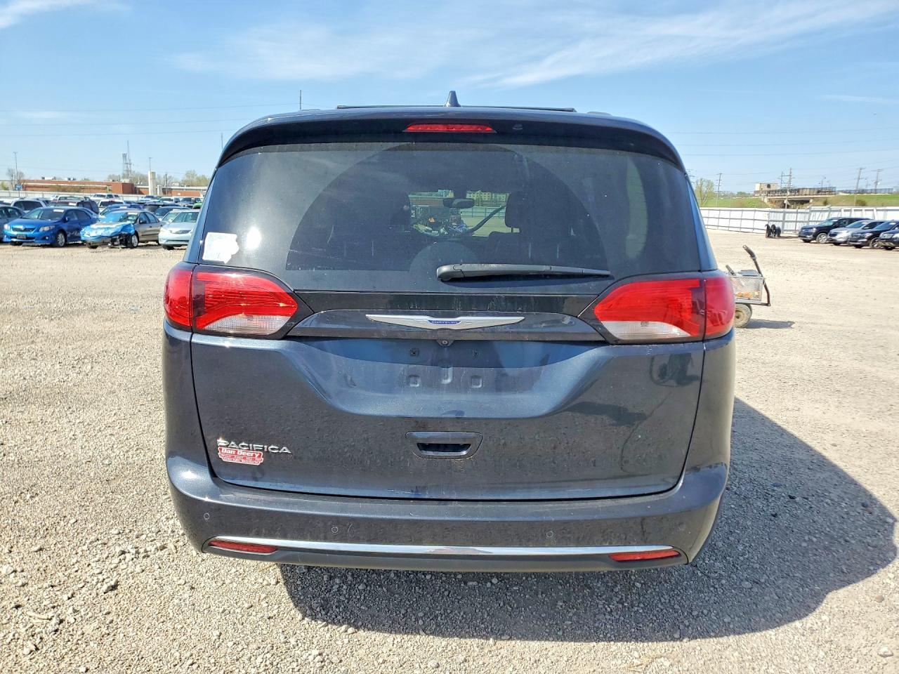 2020 Chrysler Pacifica Touring L - Image 6