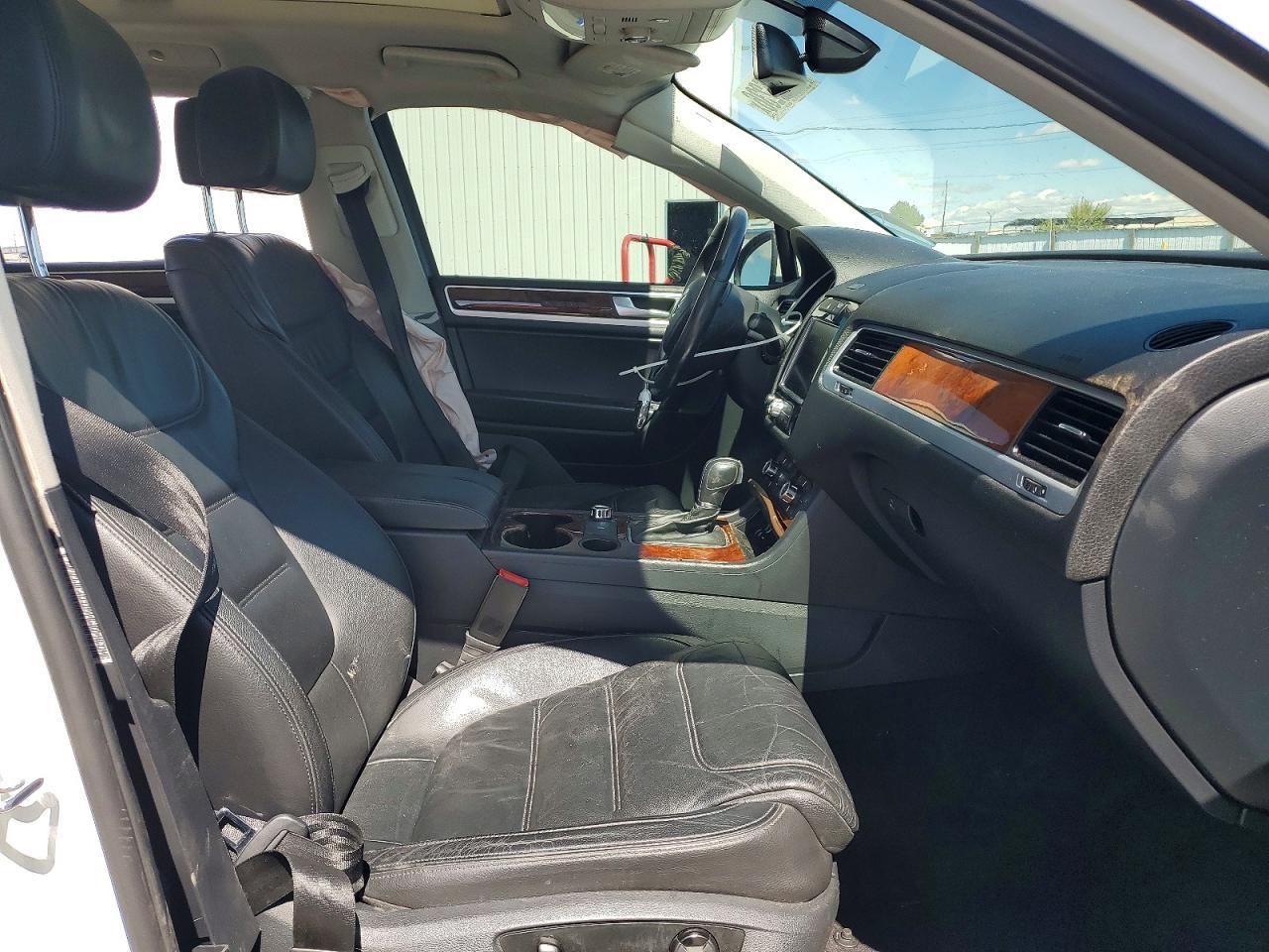 2012 Volkswagen Touareg V6 Tdi - Image 7