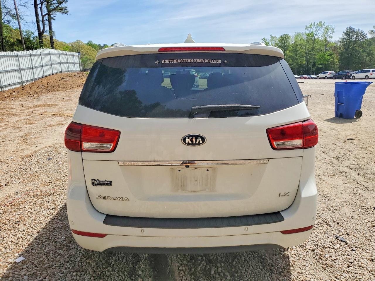 2016 Kia Sedona Lx - Фото 6
