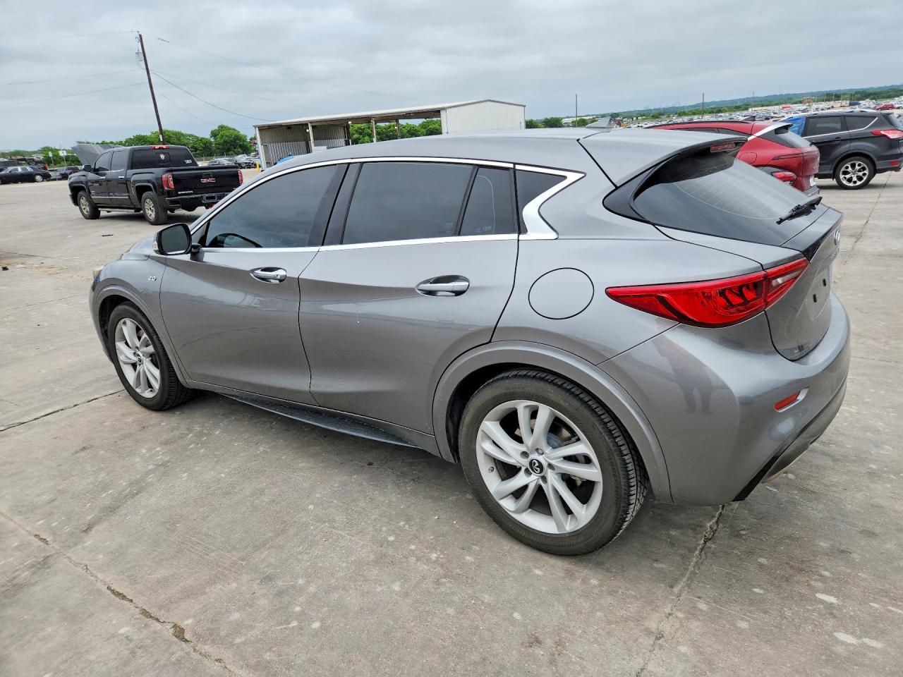 2018 Infiniti Qx30 Luxury - Фото 2