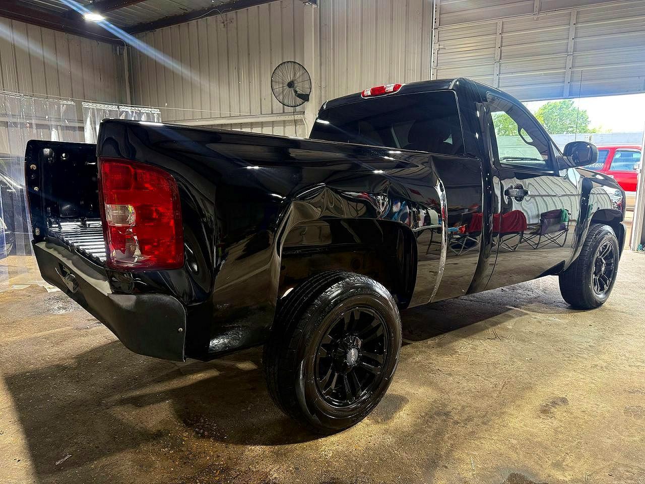 2008 Chevrolet Silverado C1500 - Image 4