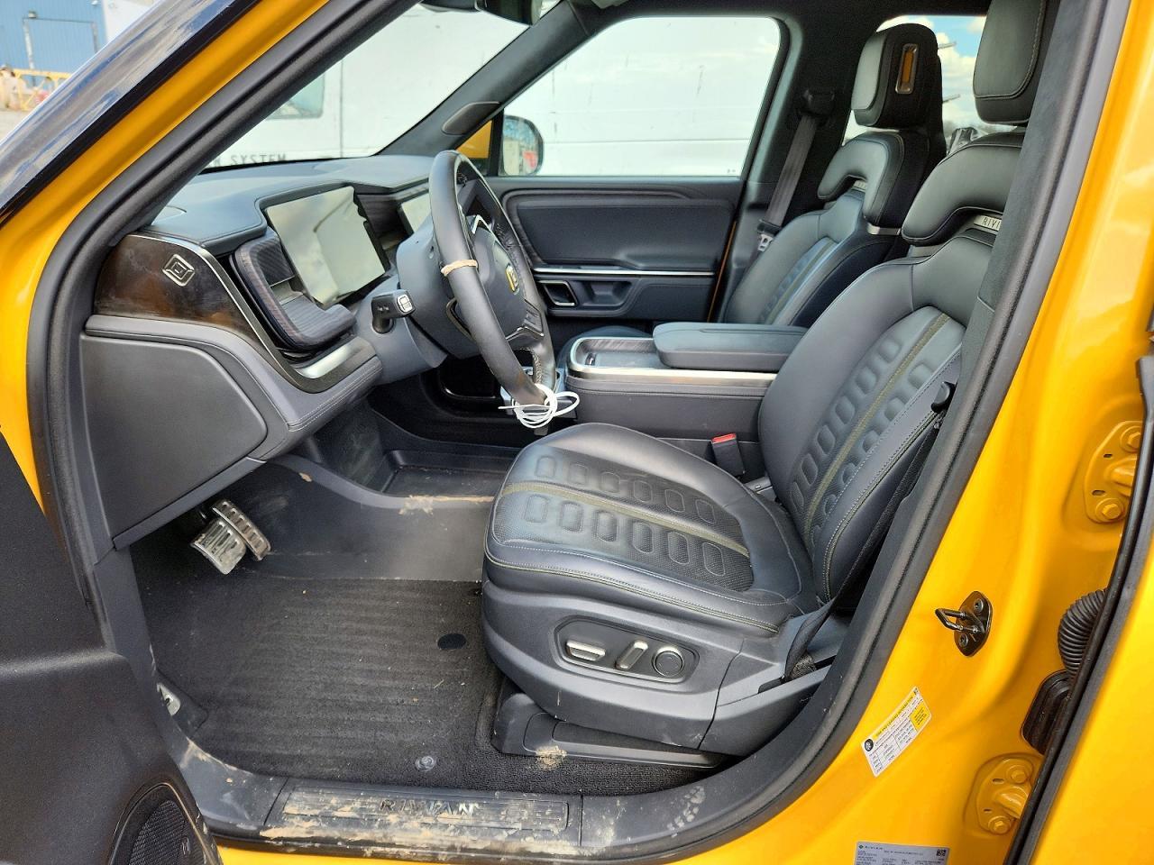 2023 Rivian R1S Adventure - Фото 7