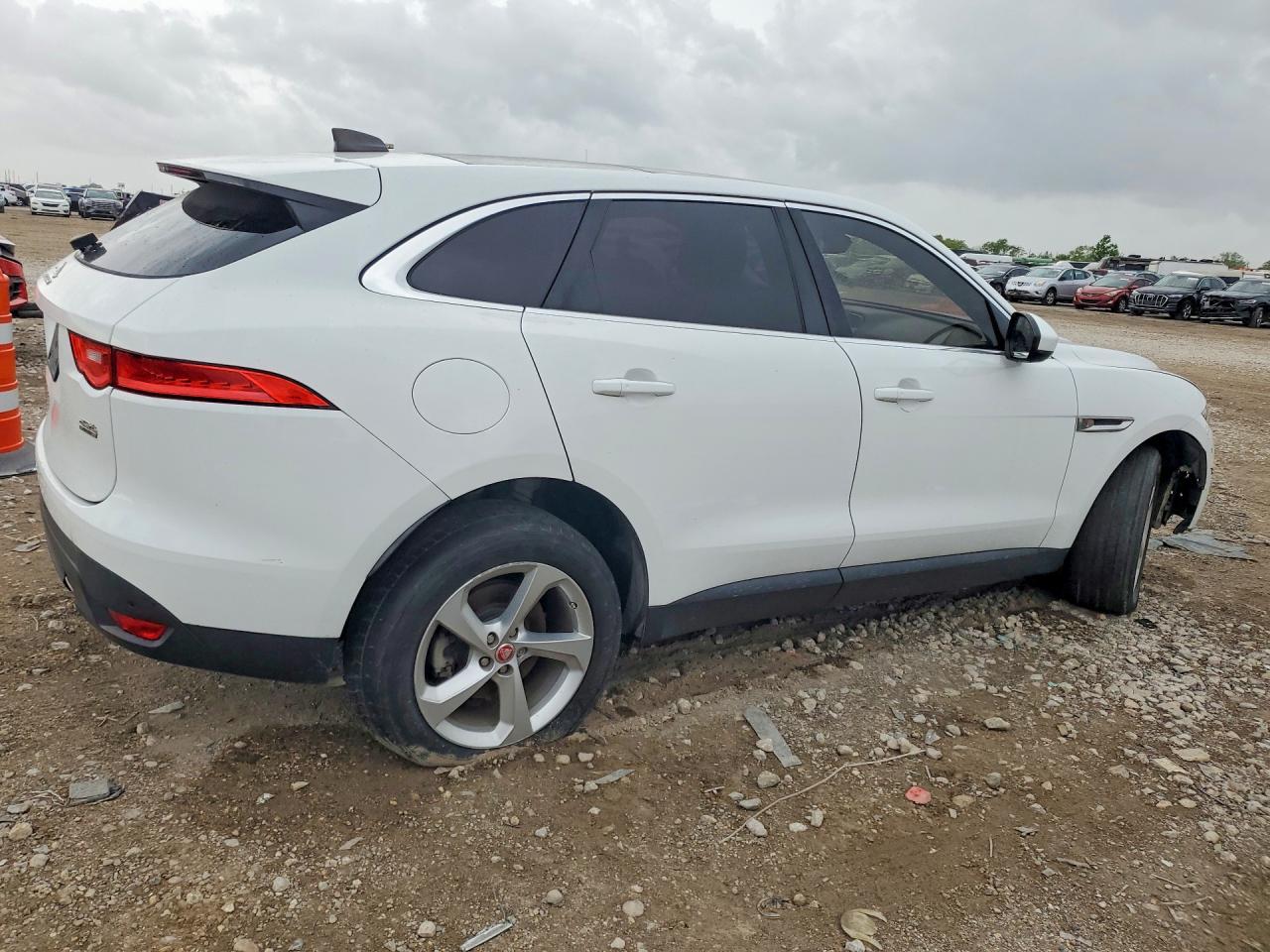 2020 Jaguar F-Pace Premium 25T - Image 3