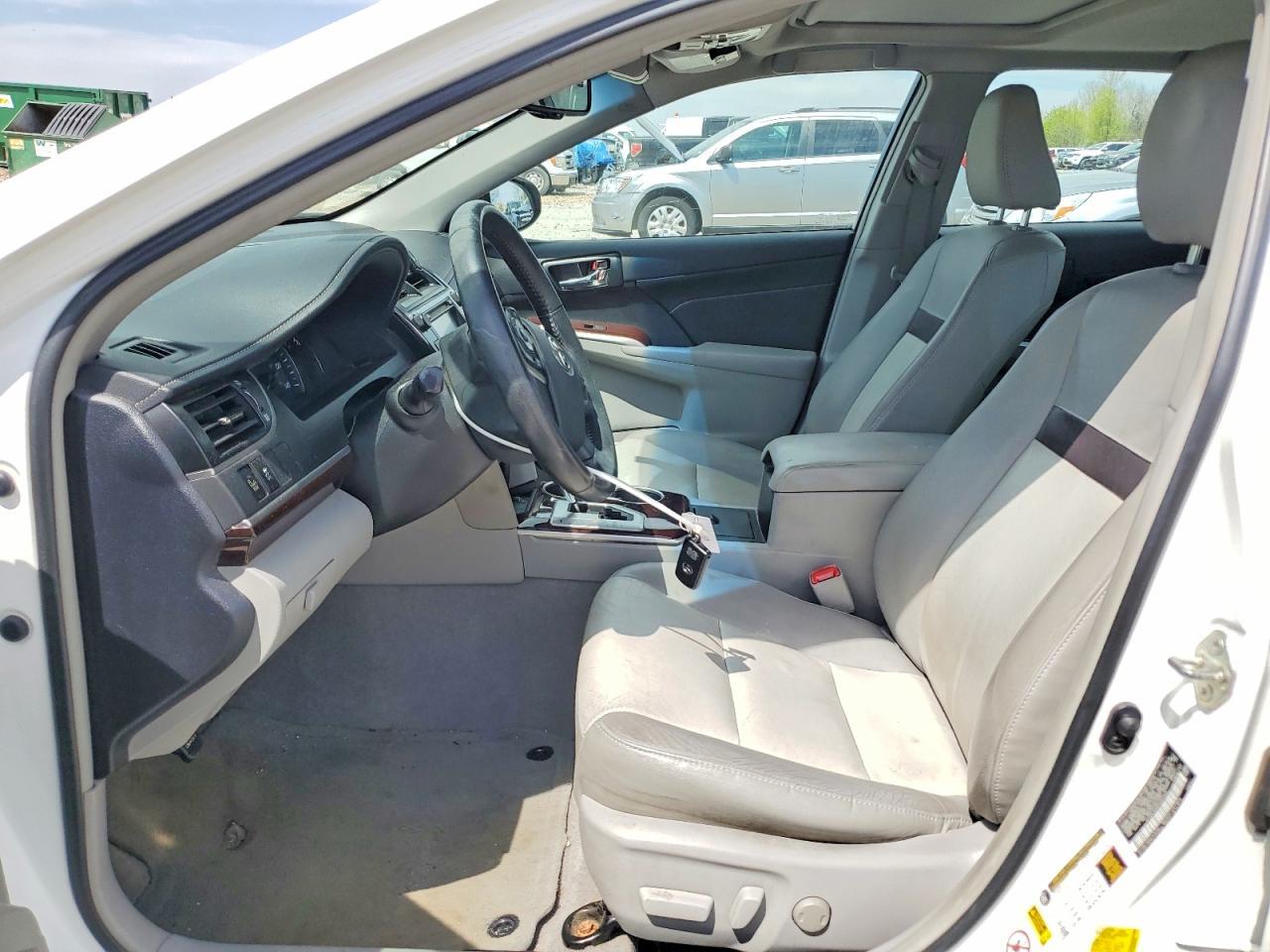 2014 Toyota Camry Xle V6 - Image 7