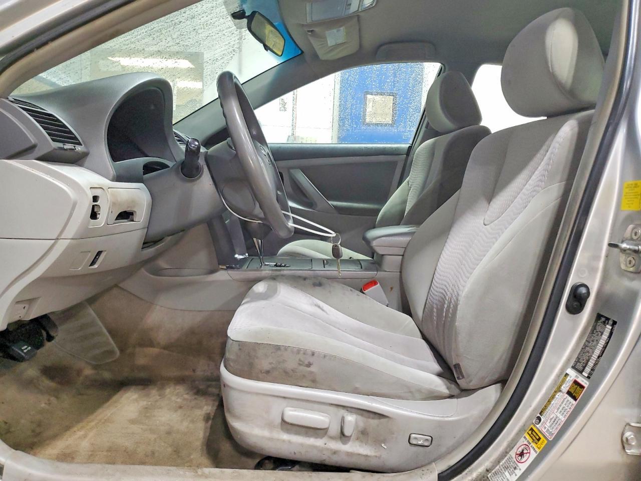 2011 Toyota Camry Le - Фото 7