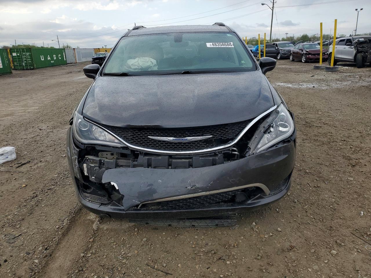 2017 Chrysler Pacifica Touring L - Image 5