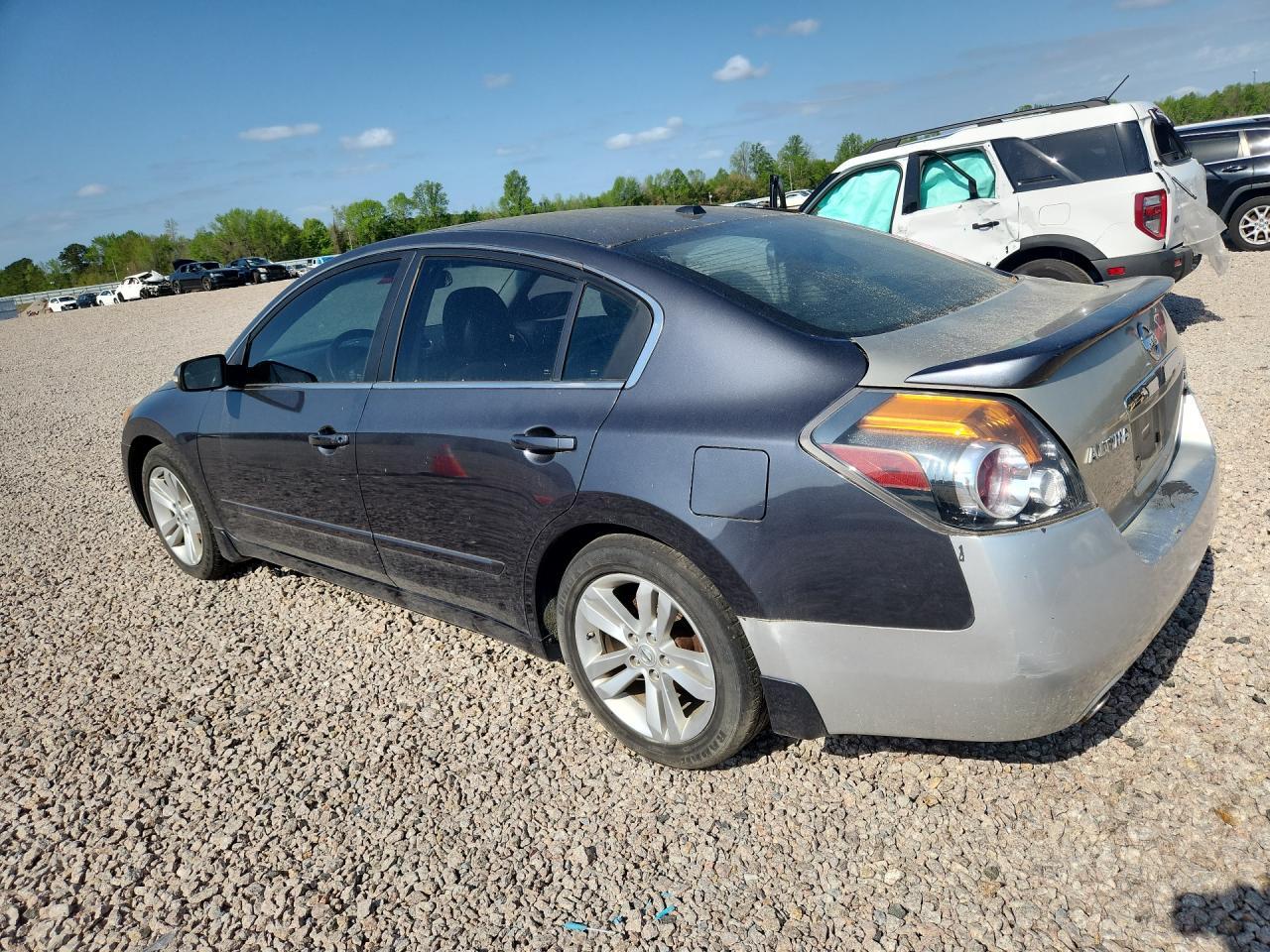 2010 Nissan Altima 3.5 Sr - Image 2