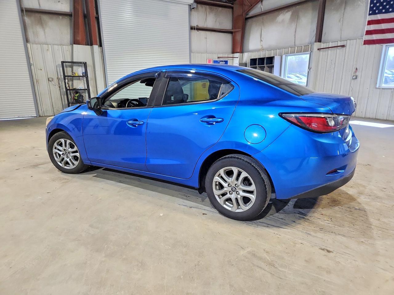 2017 Toyota Yaris Ia Base - Фото 2