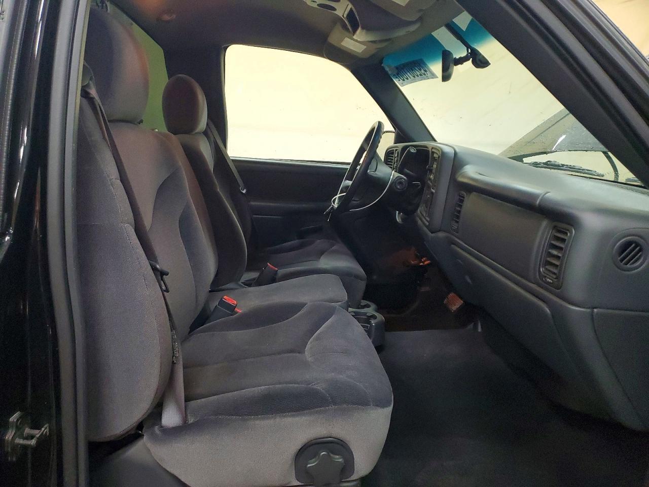 2002 GMC New Sierra K1500 - Image 7