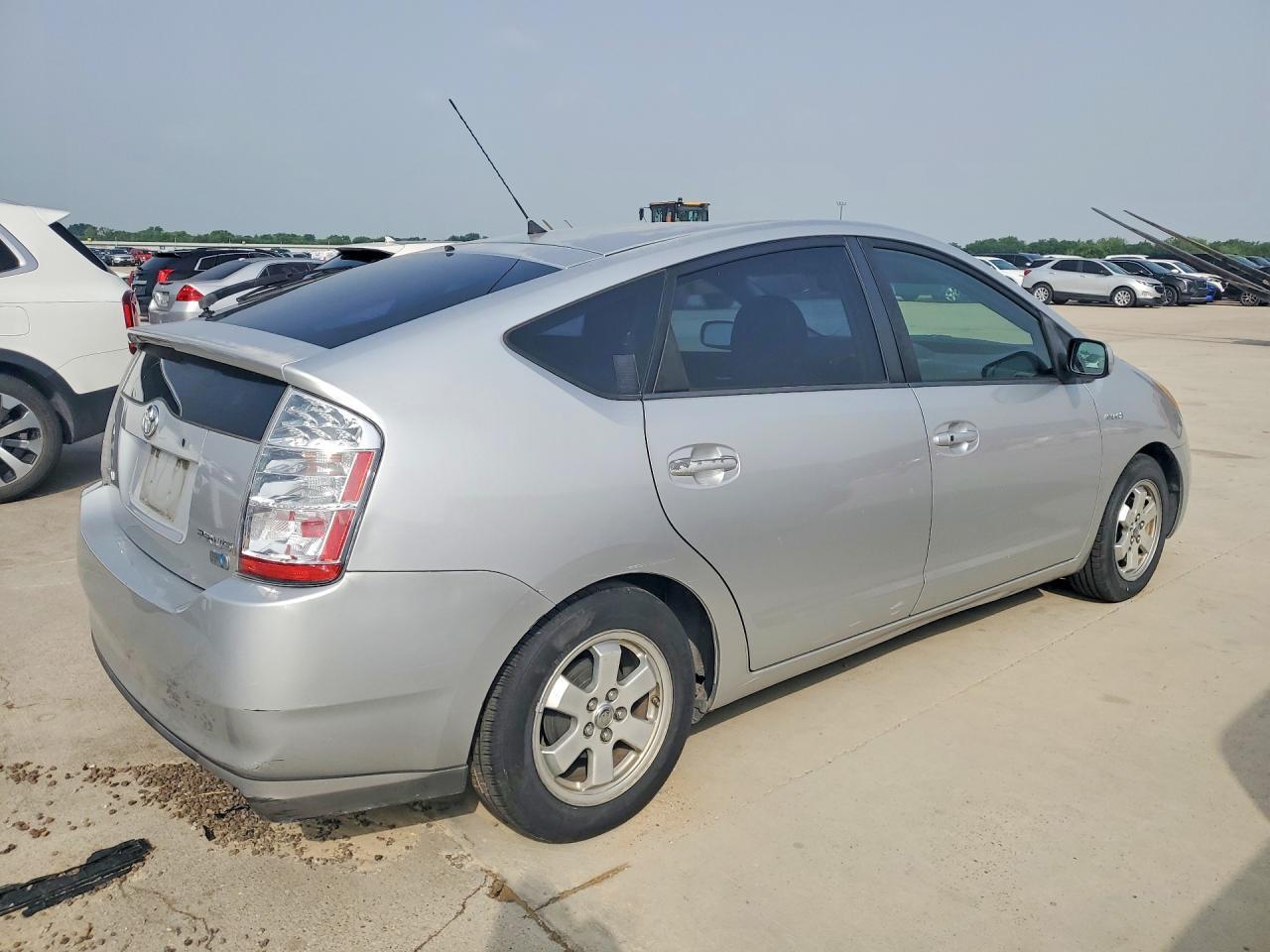 2008 Toyota Prius Base - Фото 3