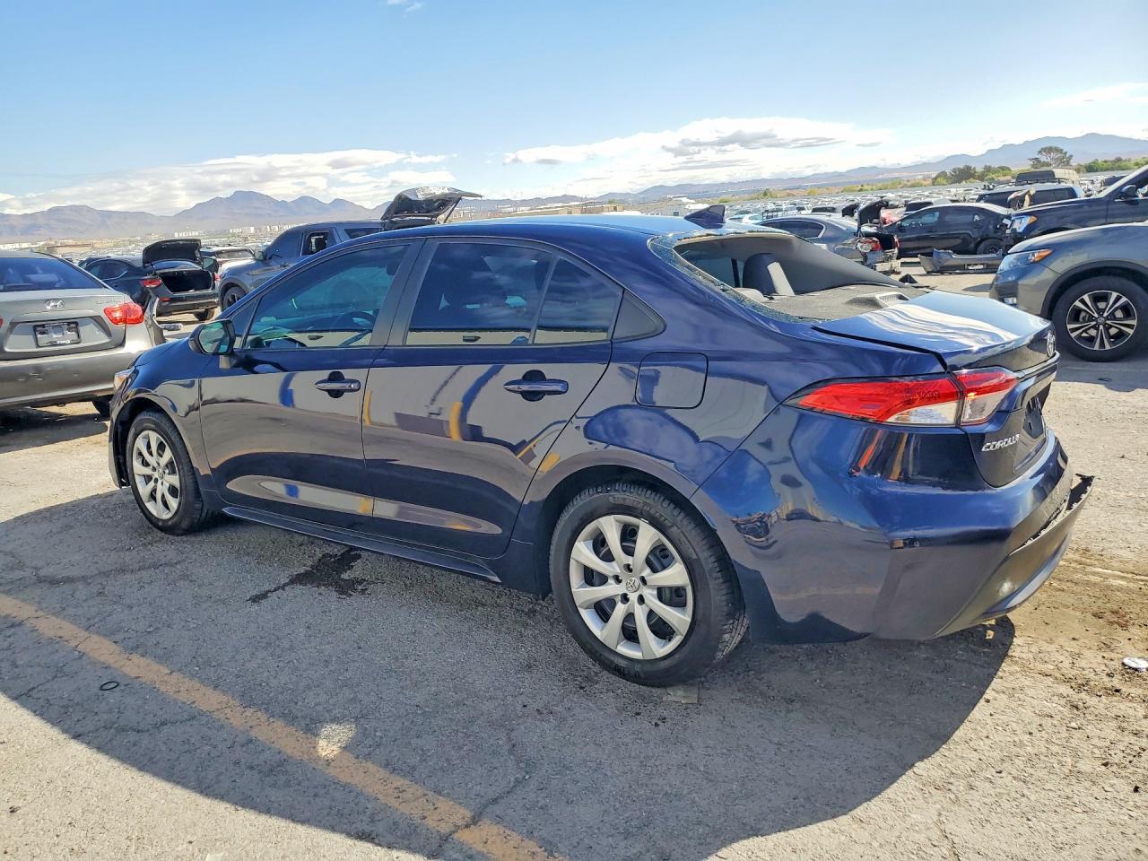 2022 Toyota Corolla Le - Фото 2