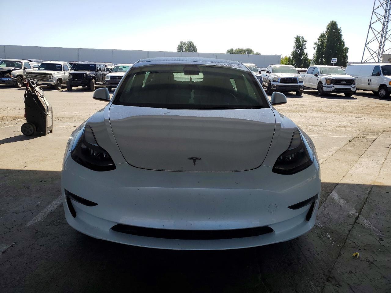 2023 Tesla Model 3 - Image 5