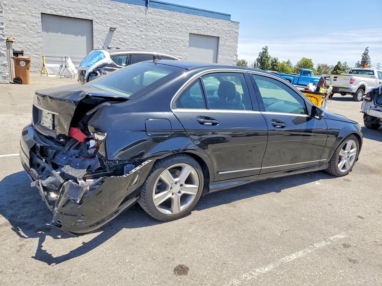 2010 Mercedes-Benz C 300 - Image 3