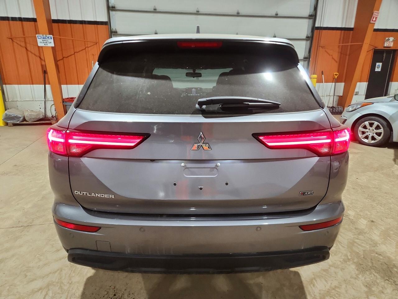 2024 Mitsubishi Outlander Es - Image 6