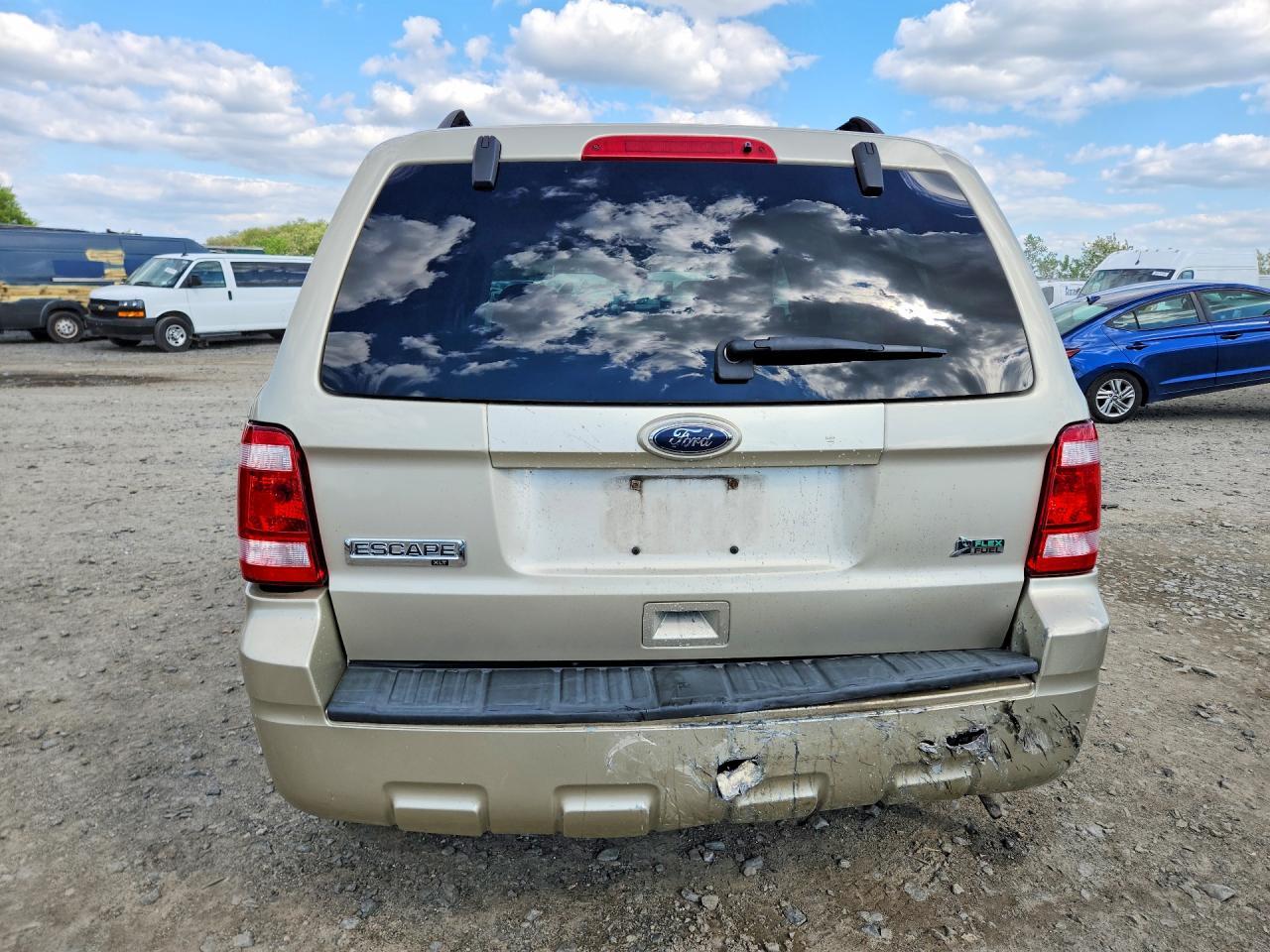 2010 Ford Escape Xlt - Image 6