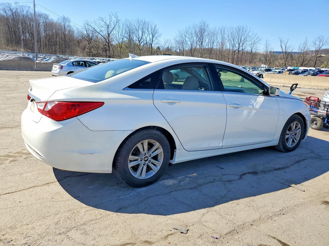 2012 Hyundai Sonata Gls - Image 3