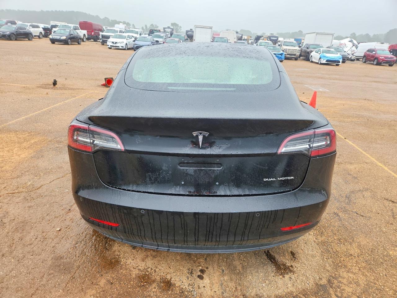 2018 Tesla Model 3 - Фото 6