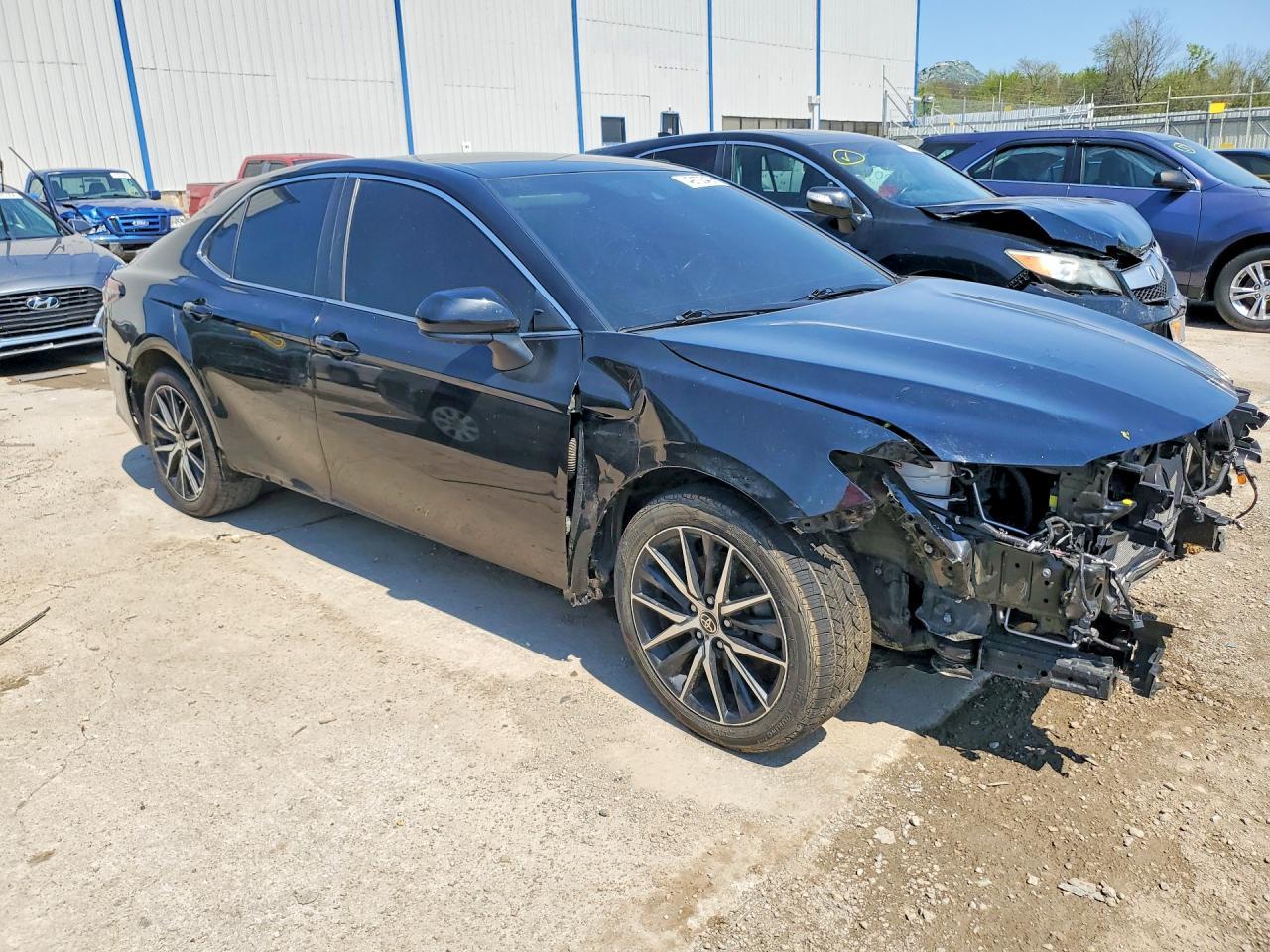2021 Toyota Camry Se - Фото 4