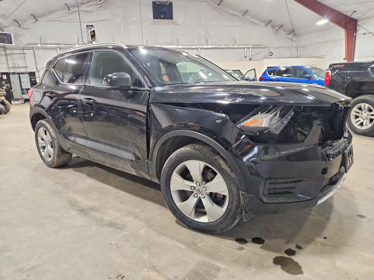 2020 Volvo Xc40 T5 Momentum - Фото 4