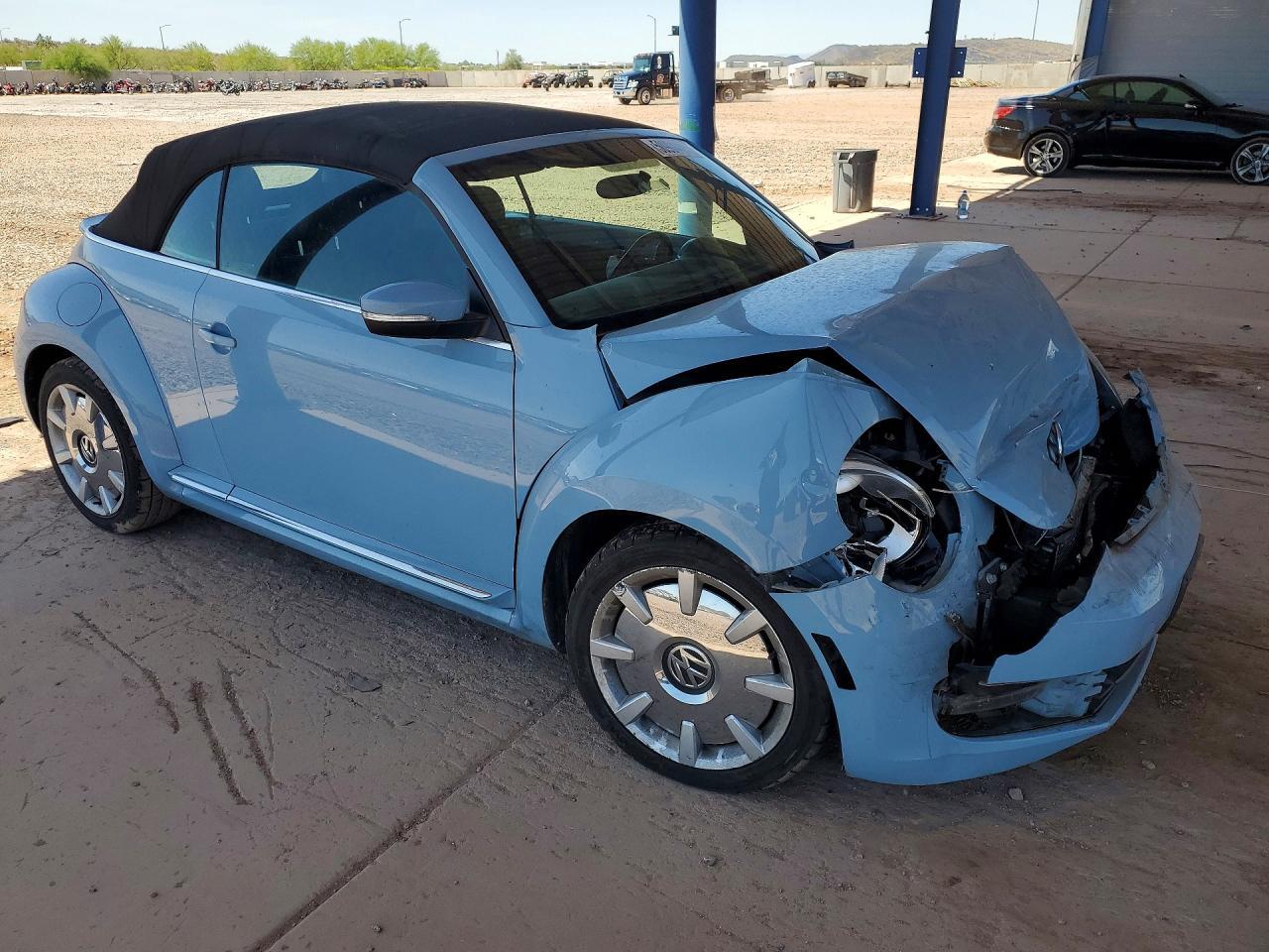 2015 Volkswagen Beetle 1.8T - Image 4