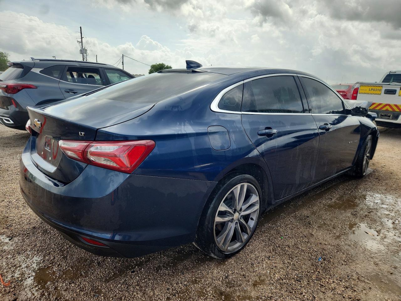 2022 Chevrolet Malibu Lt - Image 3