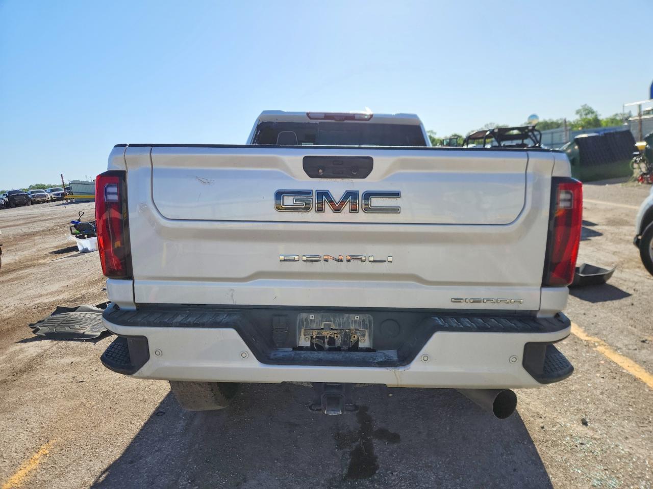2025 GMC Sierra K2500 Denali Ultimate - Image 6