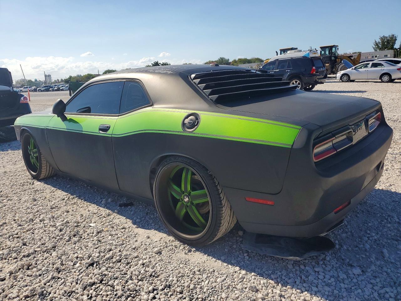 2015 Dodge Challenger Sxt - Фото 2
