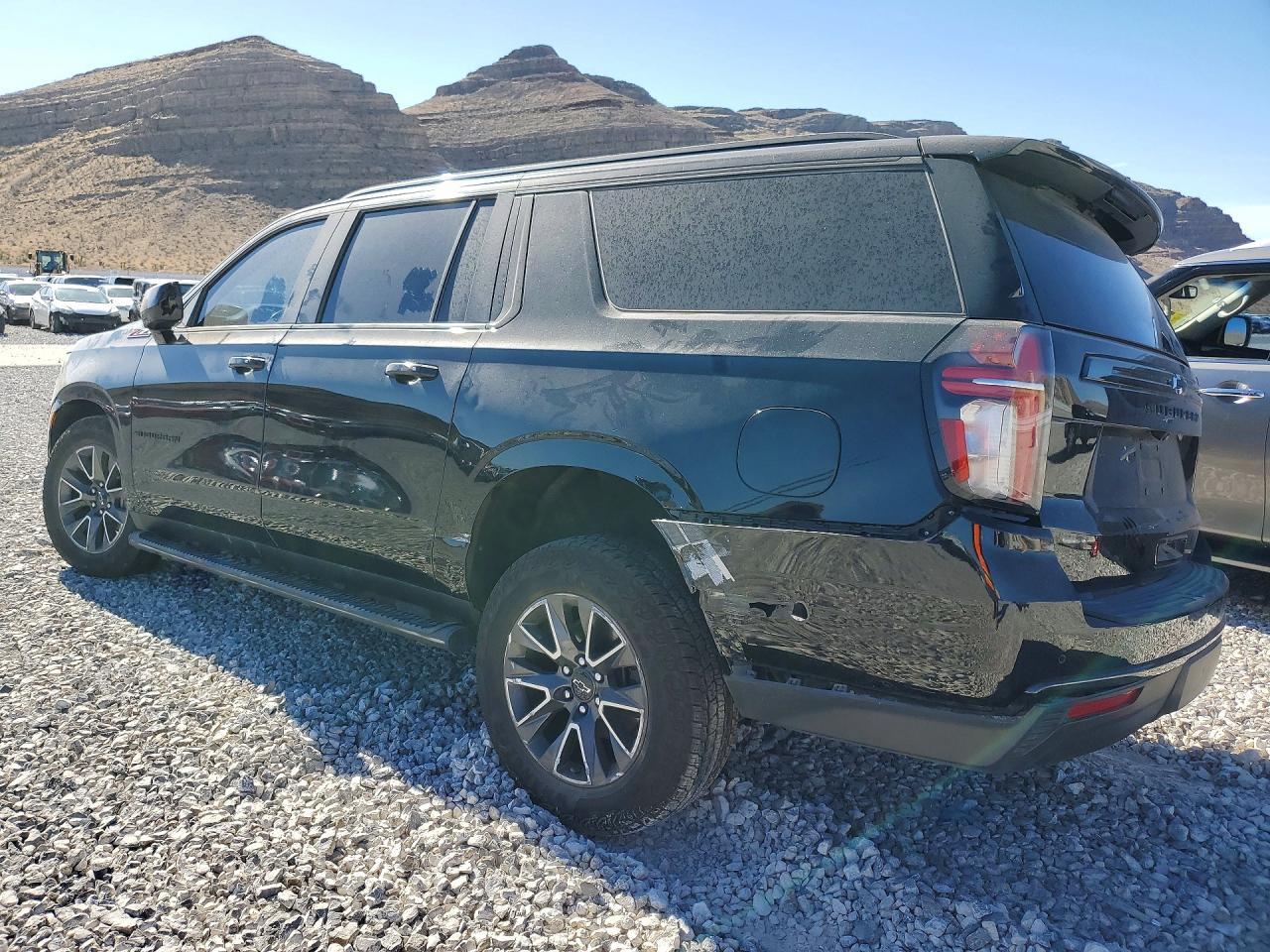 2021 Chevrolet Suburban K1500 Z71 - Image 2