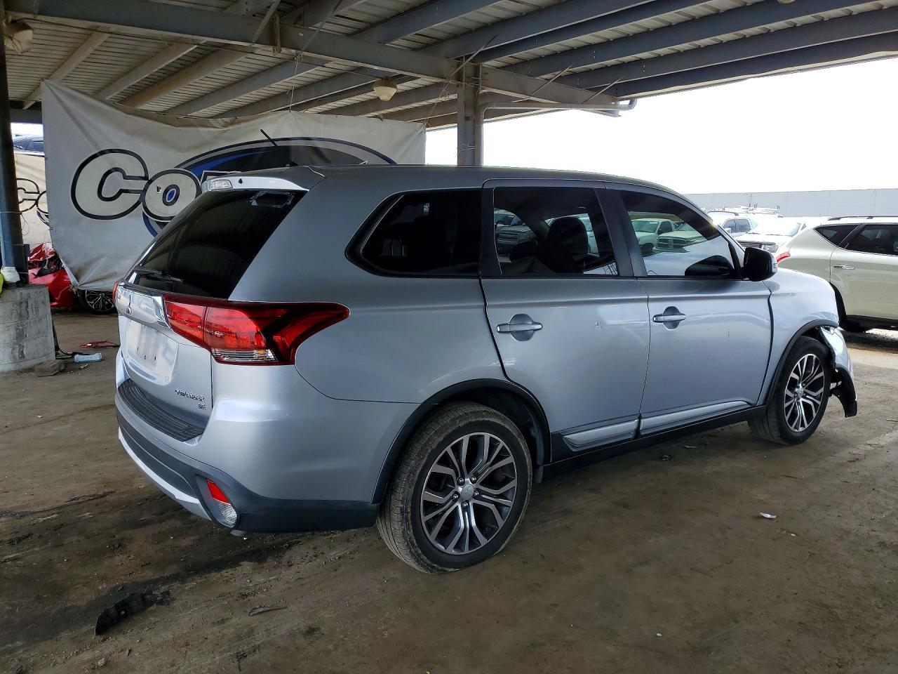 2016 Mitsubishi Outlander Se - Фото 3
