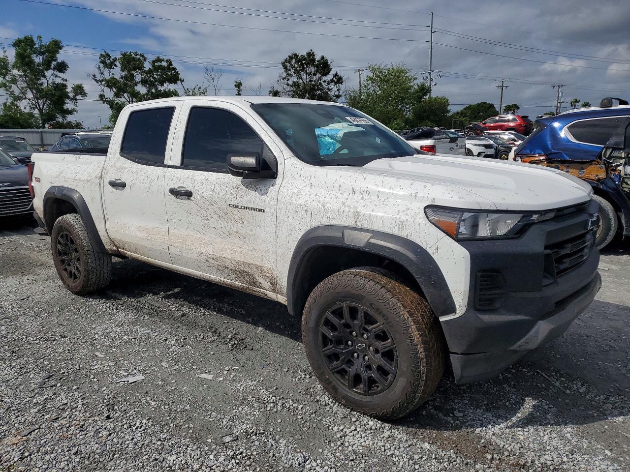 2024 Chevrolet Colorado Trail Boss - Image 4