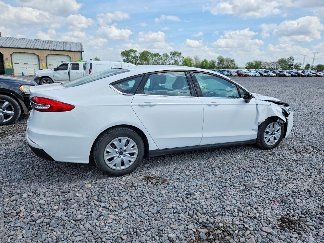 2020 Ford Fusion S - Image 3