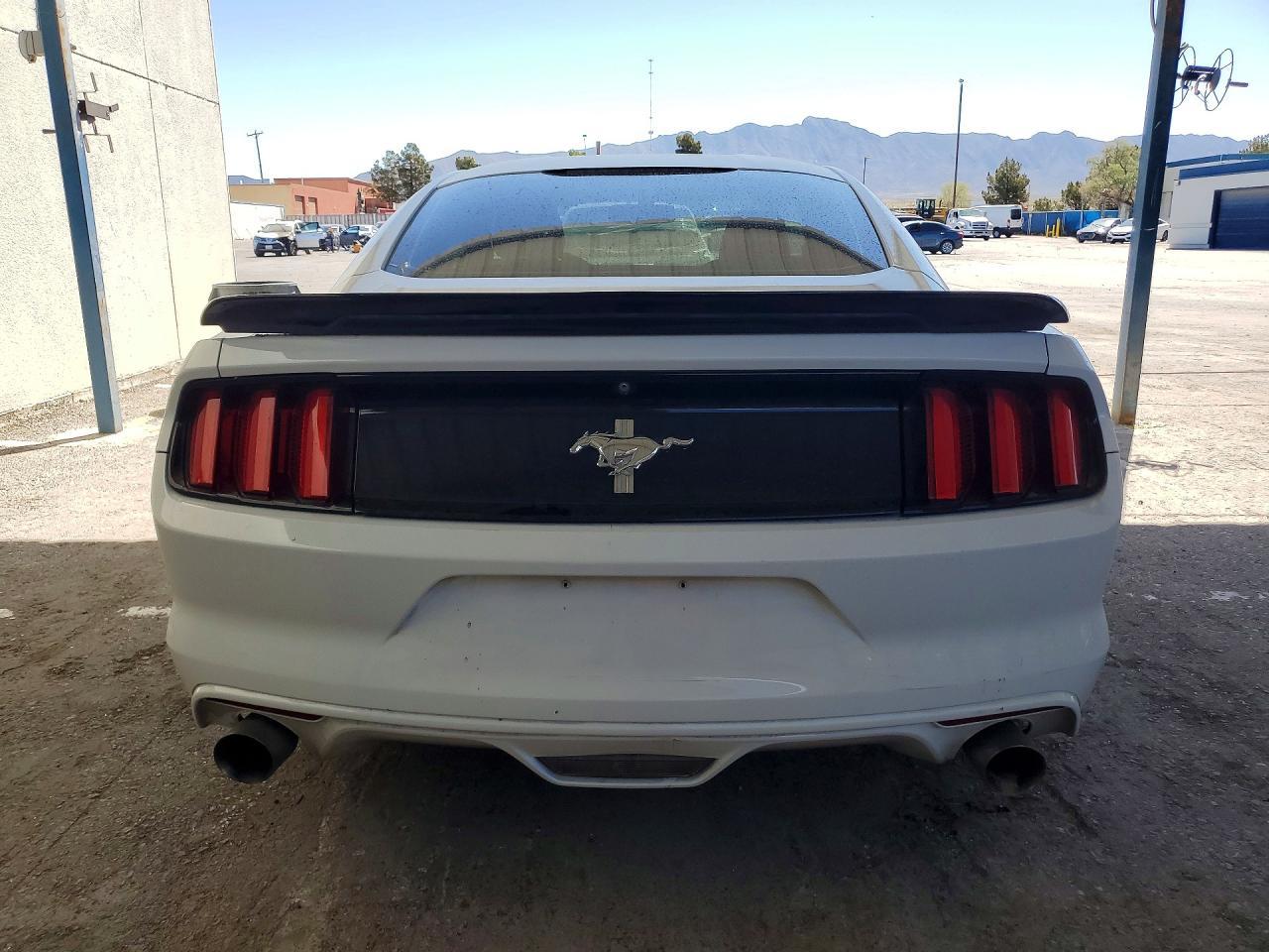 2015 Ford Mustang - Фото 6